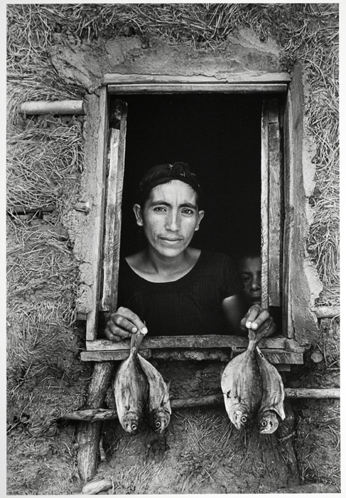 Graciela Iturbide. Four Small Fish. 1985. Courtesy of the International Center of Photography.